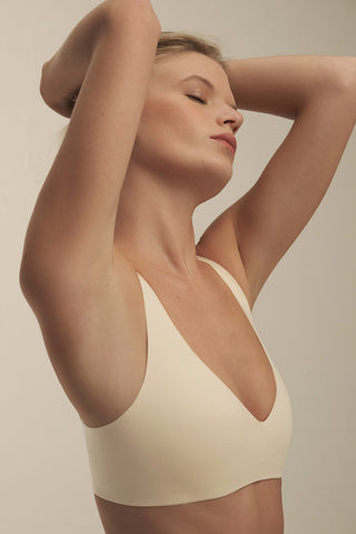 Triangle bra wih cups