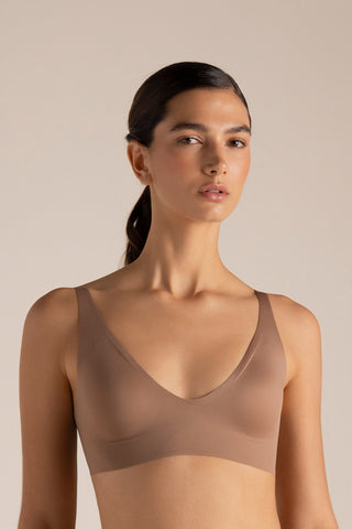 Triangle bra with cups