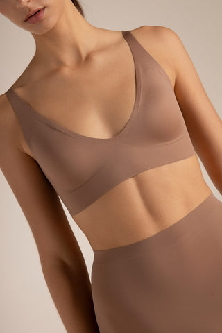 Triangle bra with cups